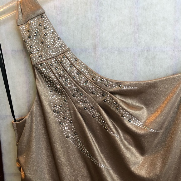 Short Gold Sequined Evening Dress - Picture 2 of 7